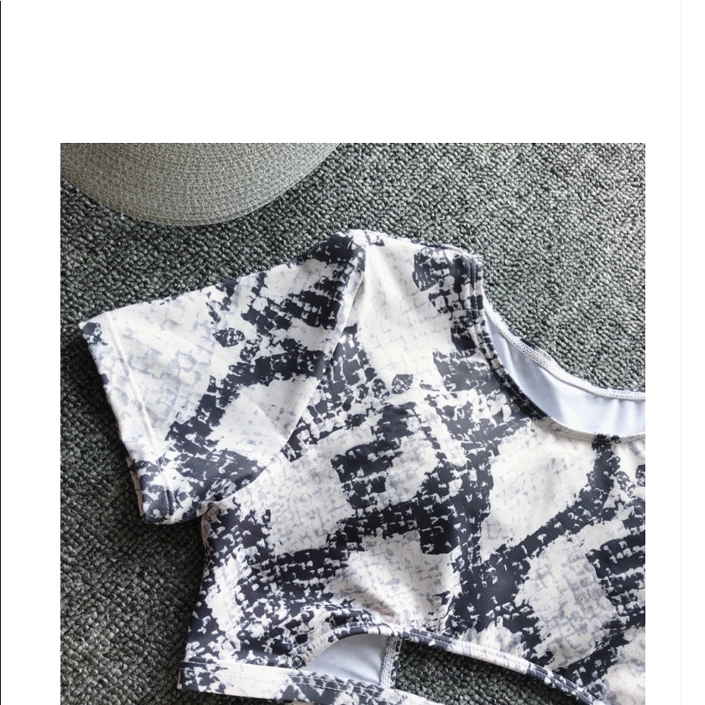 SALE- BOGO 3 for $20 🔥 SNAKE PRINT BIKINI - Picture 4 of 5